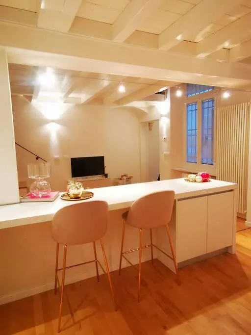 Gombruti14 Boutique Home Bolonia 0*,  Italia
