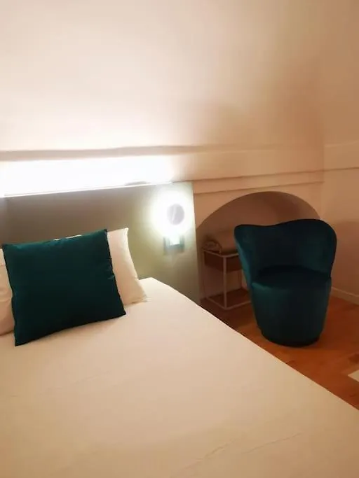 Gombruti14 Boutique Home Bolonia 0*,  Italia